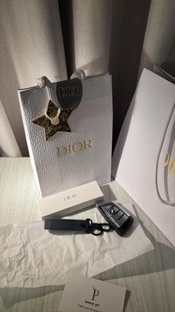ميداليه Dior الاصليه
