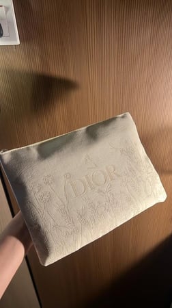 باوتش Dior الموسمي