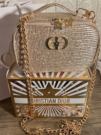 Dior bag الموسميه مع ستراب