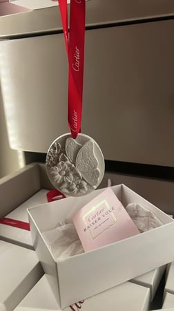 تعليقه سياره  cartier