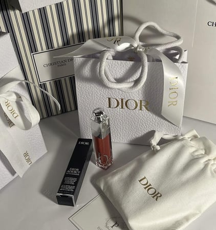 قلوس Dior الاصلي درجه012