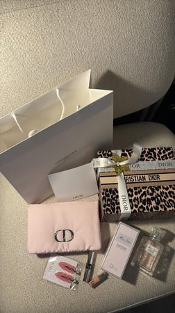 باكج Dior الأصلي الموسمي