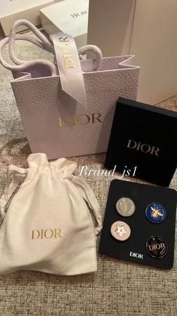 بروشات DiOR الأصليه