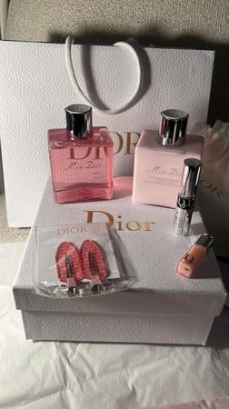 باكج Dior الأصلي