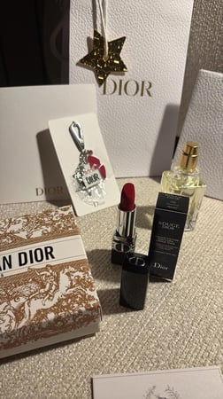 باكج Dior