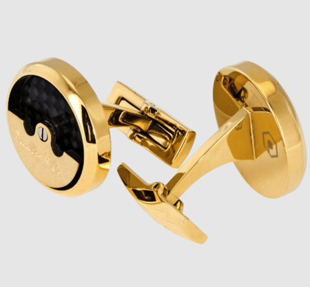 بيكاسو اند كو ازرار اكمام لون ذهبي مع الياف الكربون مصنوع من الفولاذ المقاوم للصدأ المطلي باللون الذهبي مع ترصيع بألياف الكربون السوداء الأبعاد: 2 × 2 سم بيكاسو اند كو