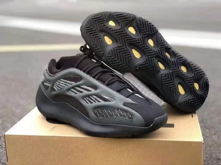 Adidas Yeezy 700 V3 Alvah