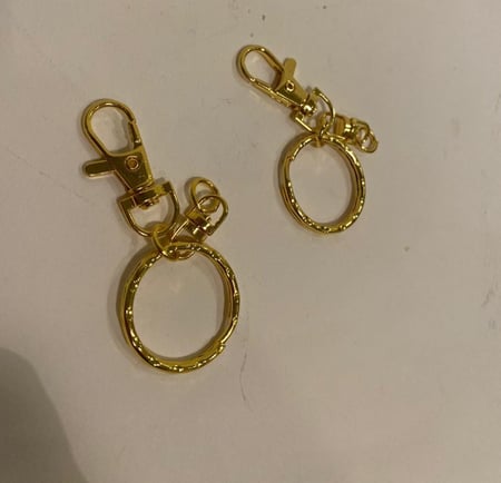 3 حبات تعليقات متوفر لونين