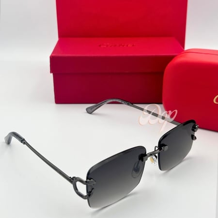 نظارة كارتير معدني رمادي بعدسة سوداء مدرجة