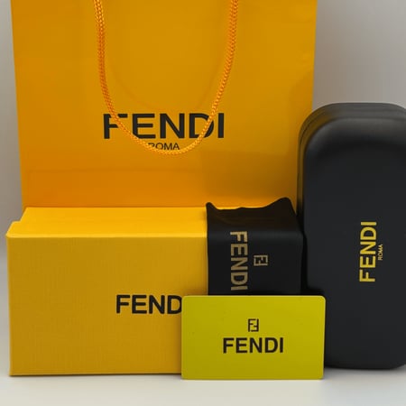 نظارة فيندي ببيضاوية عدسة بُنية