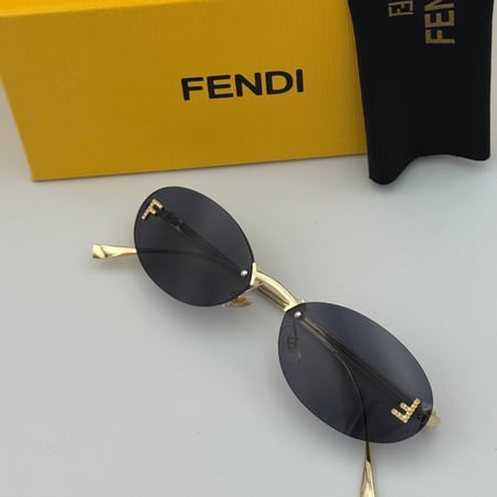 نظارة فيندي ببيضاوية ذهبي عدسة سوداء