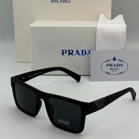 نظارة برادا أسود كامل مربعة بعدسة سوداء