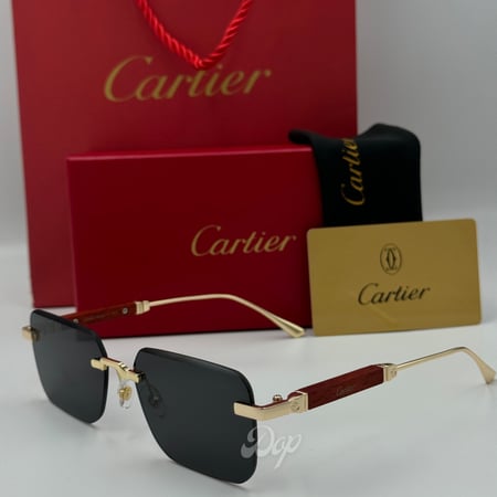 نظارة كارتيR خشبي الأصدار الاول عدسة سوداء