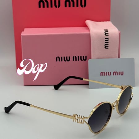 نظارة ميو ميو ذهبي بعدسة سوداء  مدرج