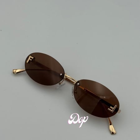 نظارة فيندي ببيضاوية عدسة بُنية