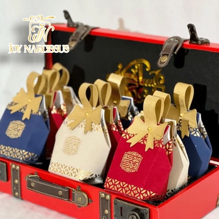 ٤ توزيعات الشيخات حقائب مخملية فاخرة للعيد