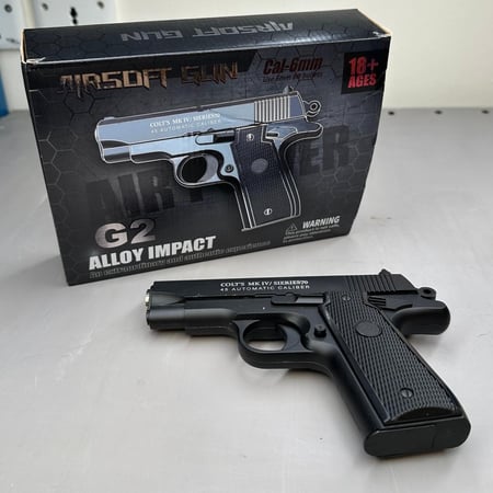 مسدس خرز لون اسود