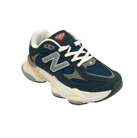 حذاء رياضي صناعة فيتنامي