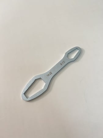 مفك من مقاس 8 - 22