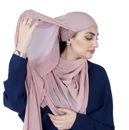 طرحة نسائية مع طاقية بندانه