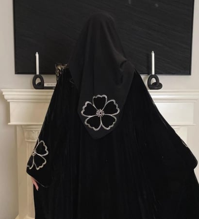 عبايه ورد