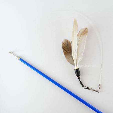 ريش طبيعي لألعاب القطط