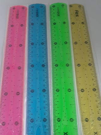 مسطره شفافه 20 سم