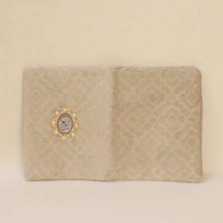 غلاف مصحف بعدة الوان