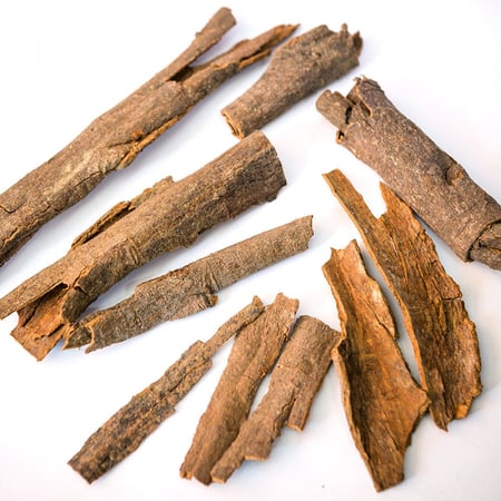 قرفة ( دارسين ) اعواد