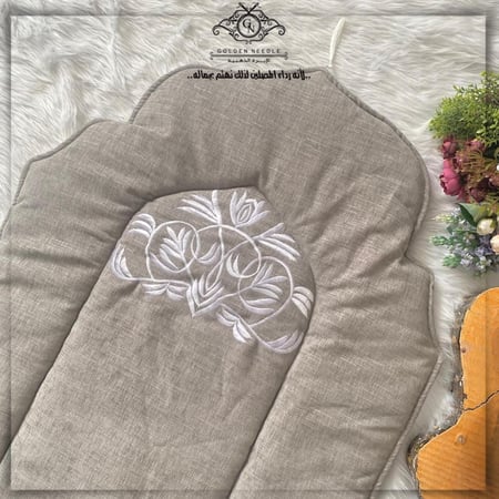 سجادة المحراب المميزة بتطريز فاخر