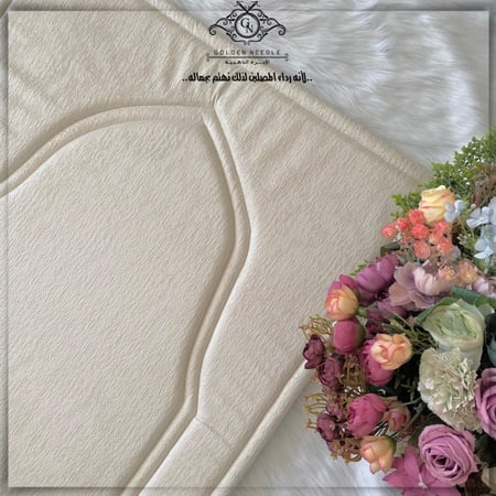 سجادة صلاة بلون سكري