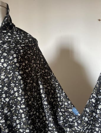 شرشف صلاة كلوش بخنق بأكمام