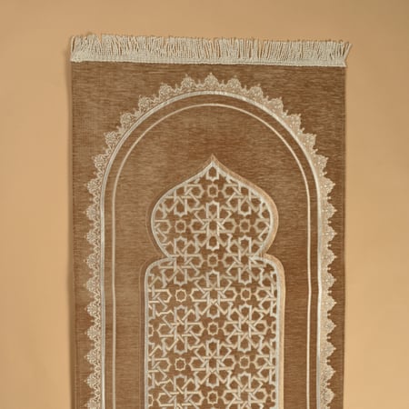 سجادة صلاة شنيل بيج غامق