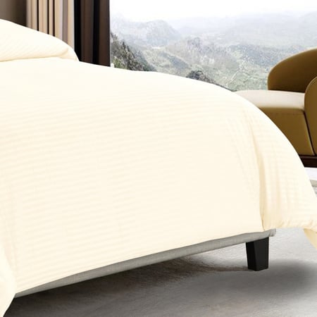 مفرش مقلم نفرين فندقي فاخر 6 قطع كريمي