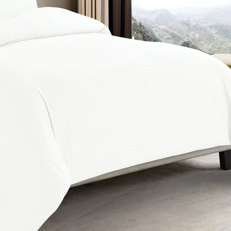 مفرش مقلم نفرين فندقي فاخر 6 قطع اوف وايت