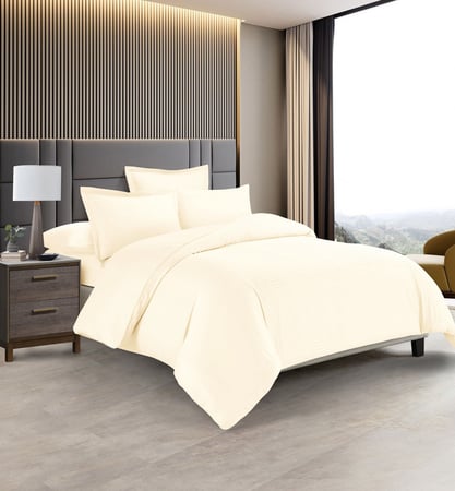 Striped ivory لحاف فندقي نفر 4 قطع ميكرو مقلم 1 سم كريمي
