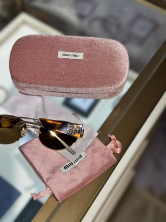 MIU MIU ميو ميو