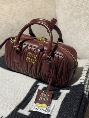 MIU MIU ميو ميو