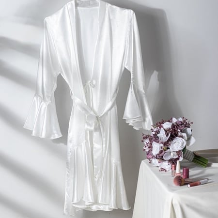 روب عروسه بتطريز الاسامي