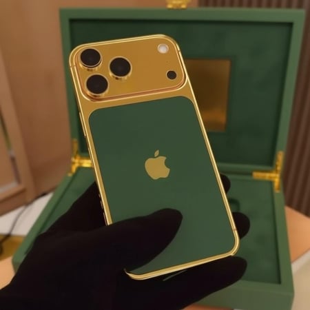ايفون 17 مطلى ذهب كامل باى تصميم من اختيارك - جديد