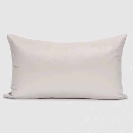 كوشن اوفوايت رمادي مزين بحجر عقيق