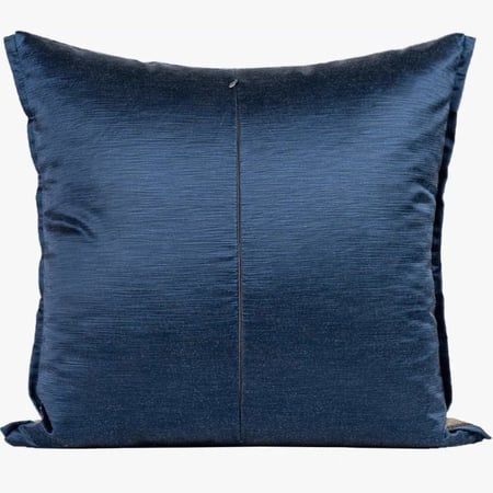 كوشن ذهبي مخملي بتزين أزرق