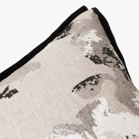 كوشنز برسمة فنية تصميم بسيط لون اسود