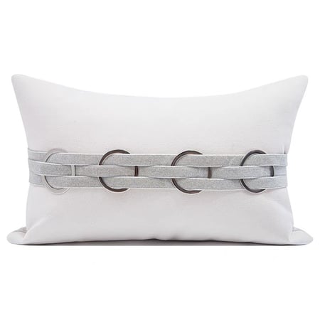 كوشن ابيض بحزام رمادي