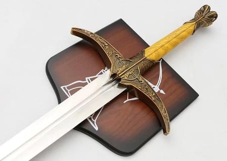 عن سيف سام تارلي Heartsbane