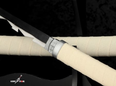 سيف اينوسكي من قاتل الشياطين