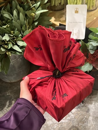 سلسال كارديال وباقة ورد