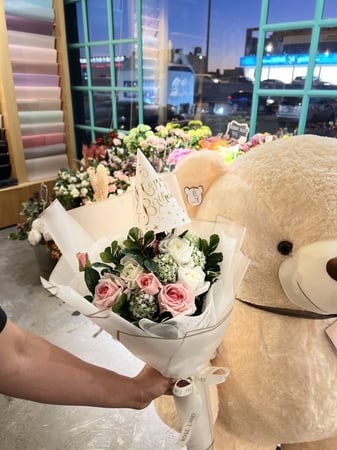 Flowers bouquet "مناسب للشحن"