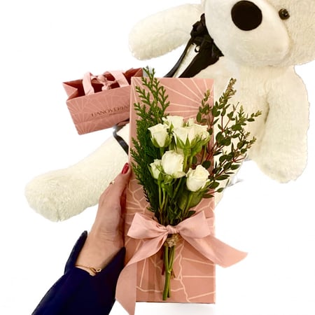 تشوكلت هنوفيرين ترافل مع ورد