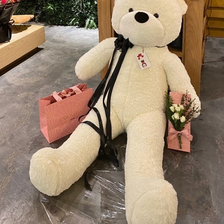 تشوكلت هنوفيرين ترافل مع ورد